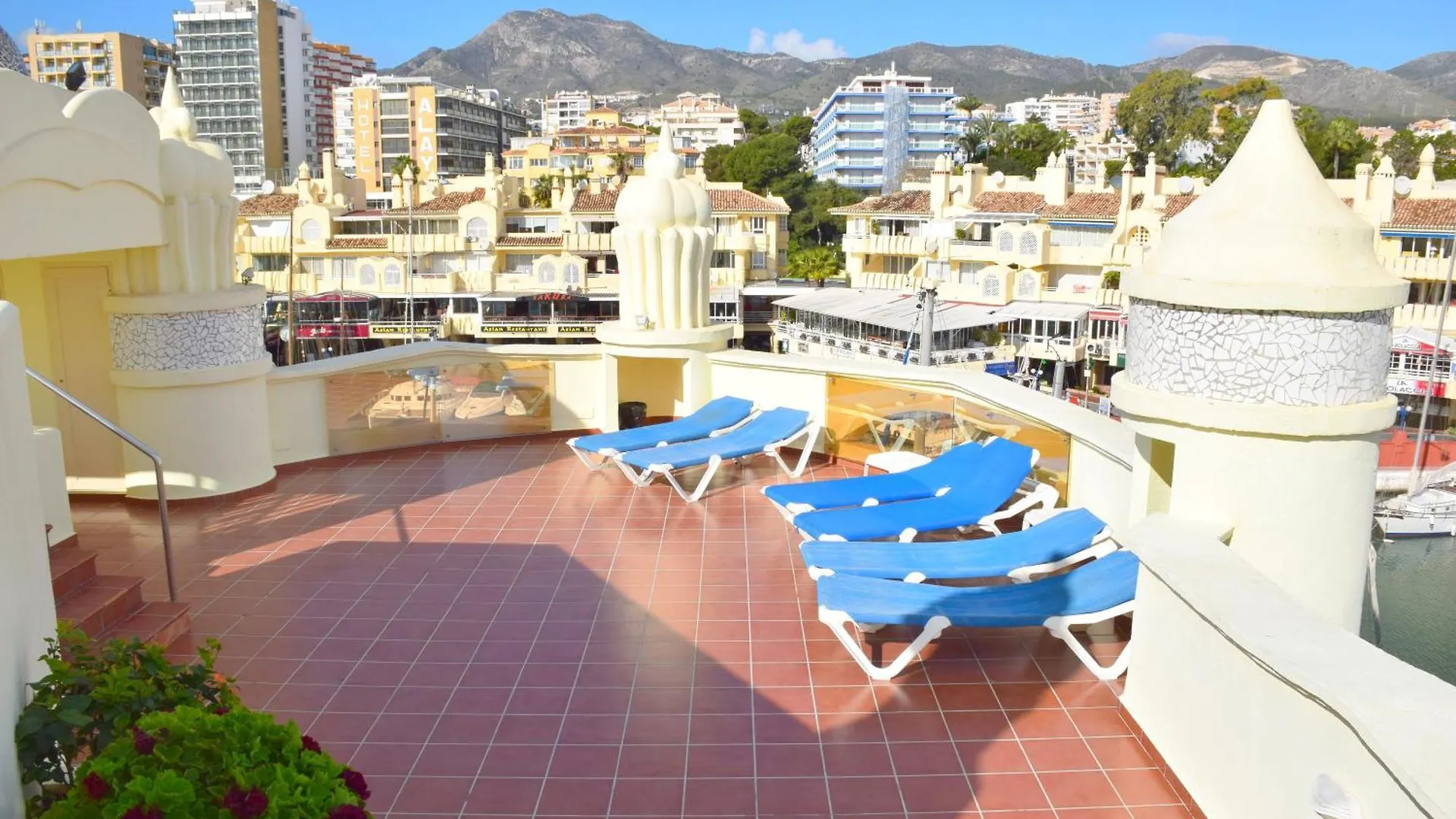 Cozy Corner 2 Bedroom Apartment On New Island Complex In Marina Harbour Benalmadena